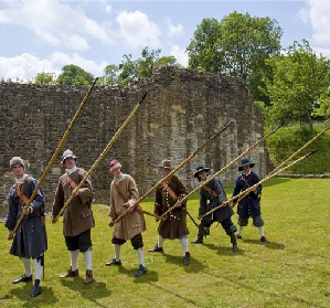 Rebel recruits at pike practice